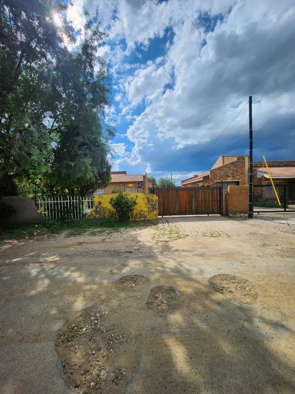 10 Bedroom Property for Sale in Montshioa North West